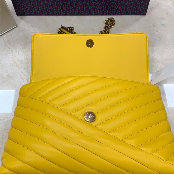 TORY BURCH KIRA CHEVRON CONVERTIBLE SHOULDER BAG - Picture 11 of 16